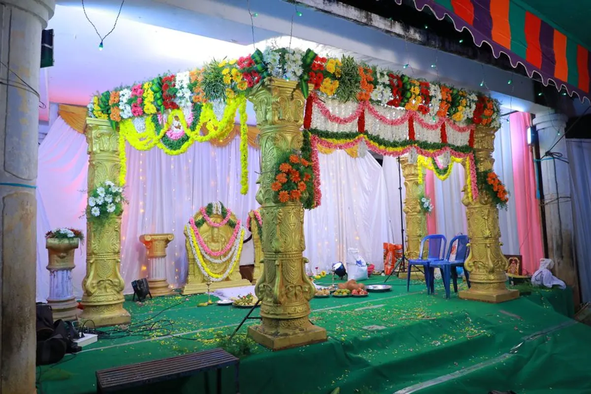 Rose & Orchid Wedding Stage