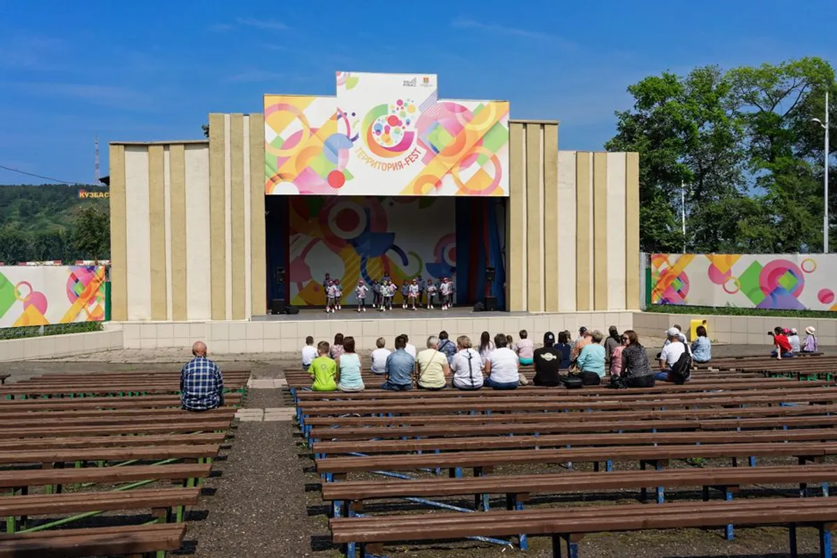 Elevated & Floating Stage Package