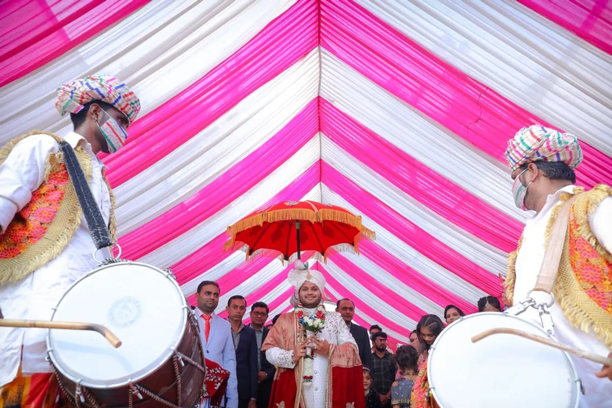 Single dhol player