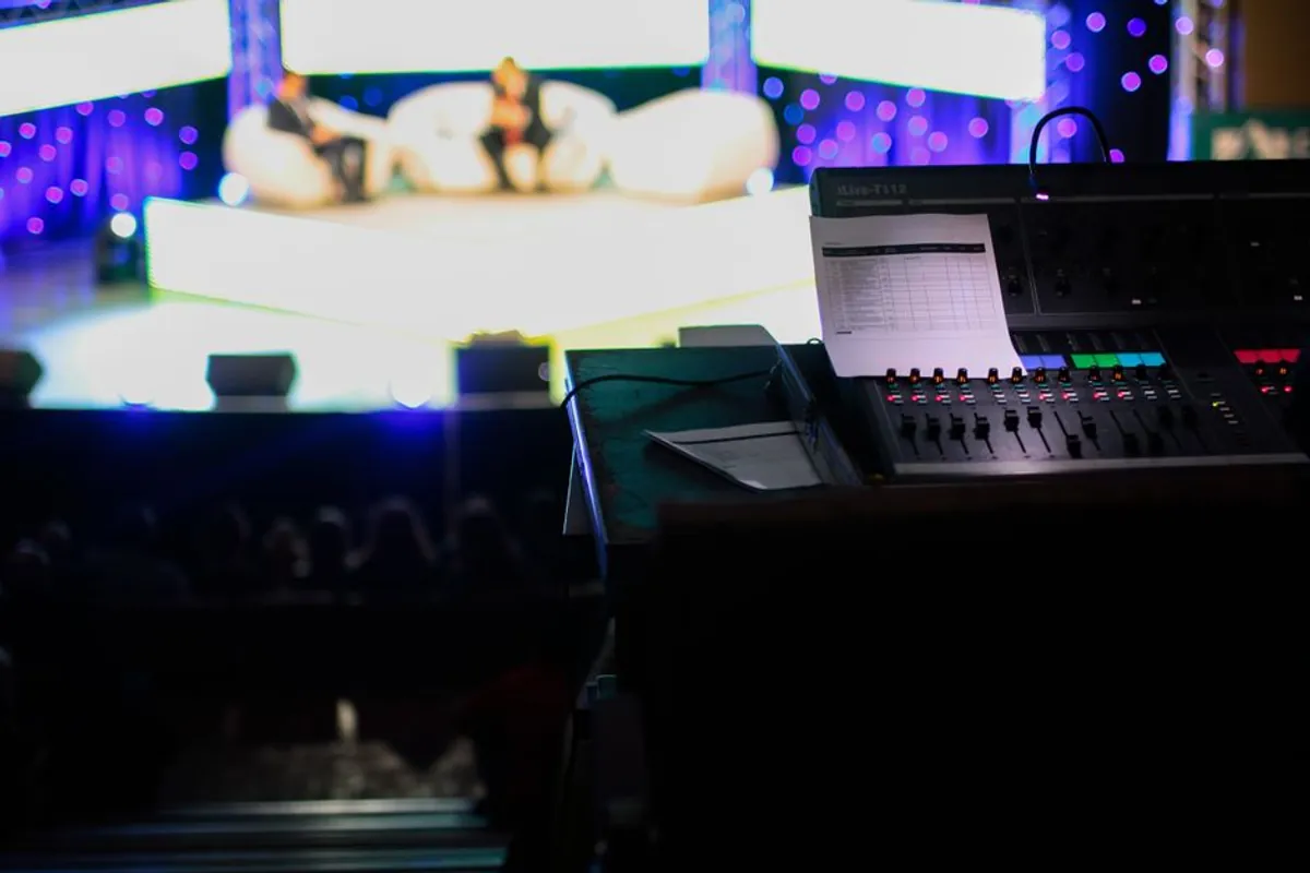 Circular elevated stage Package