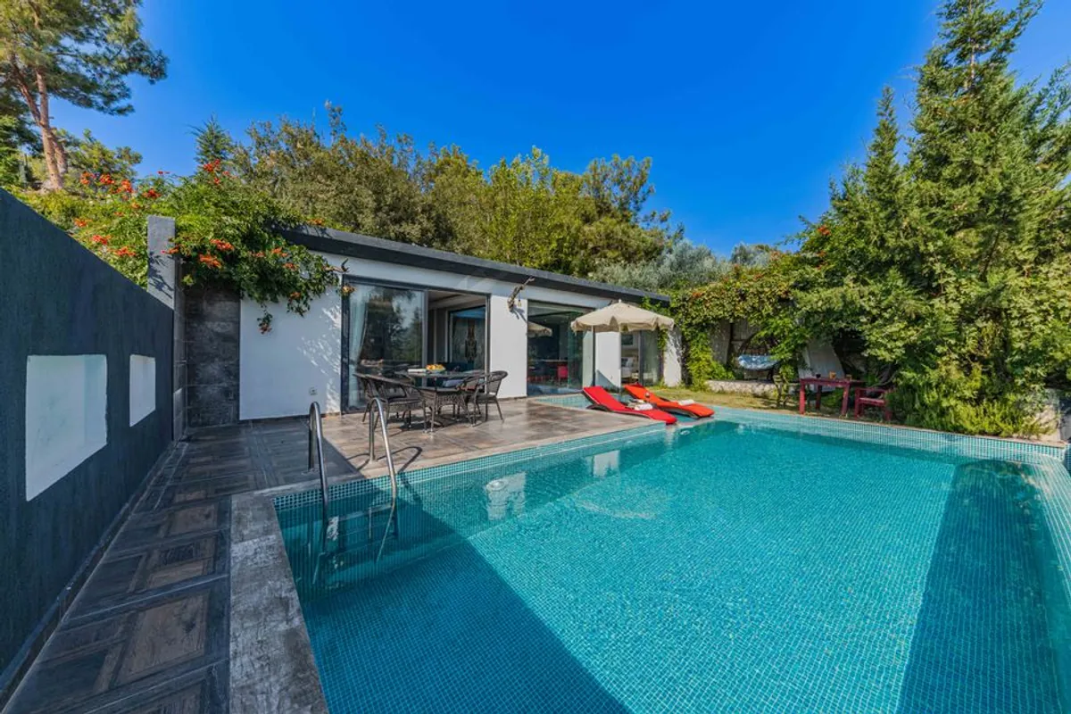 Farmhouse with pool Package